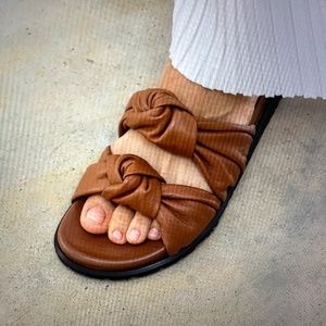 DEAR FRANCES Tye Slides Hazelnut 37